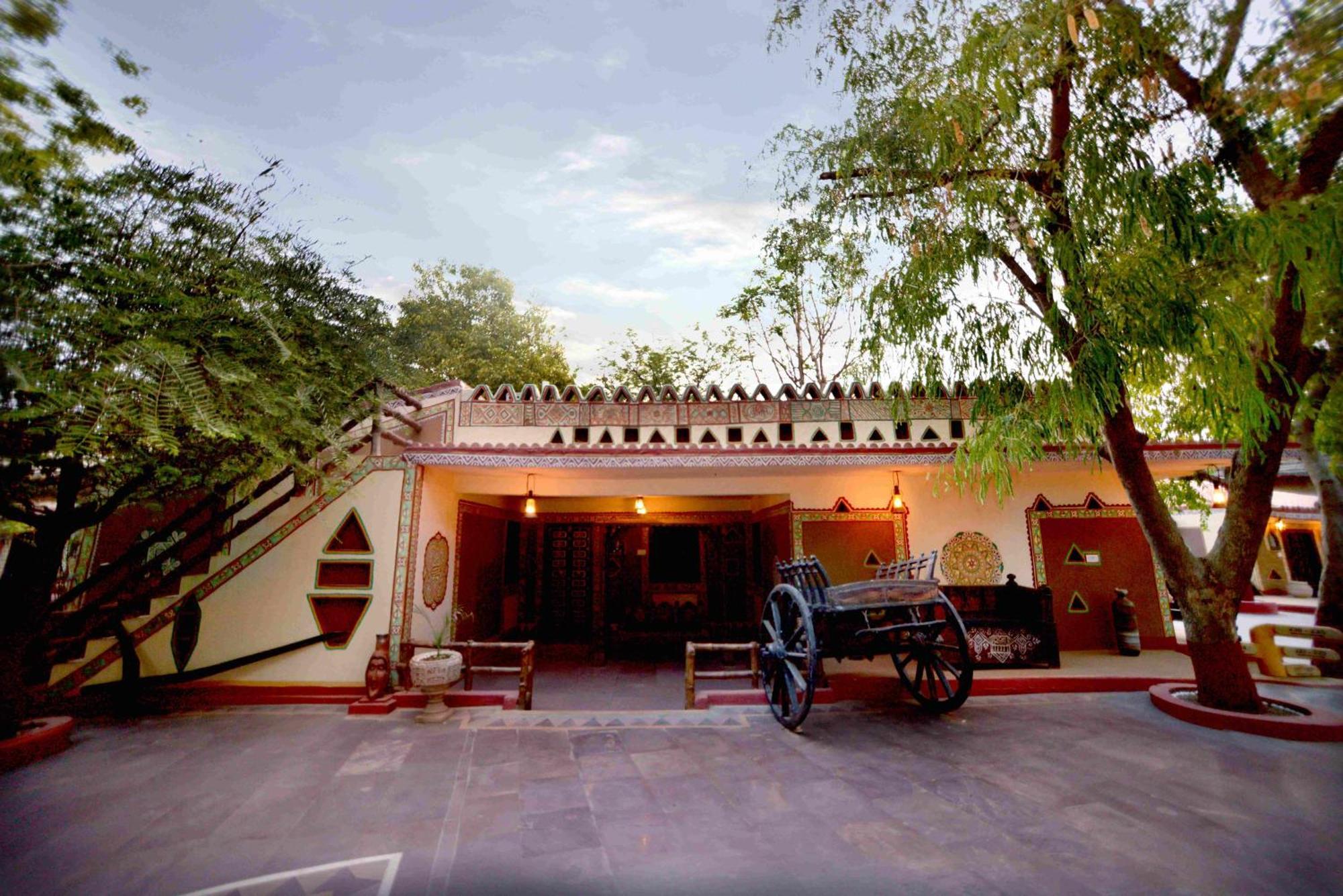 Chokhi Dhani The Ethnic 5 Hotell Jaipur Exteriör bild